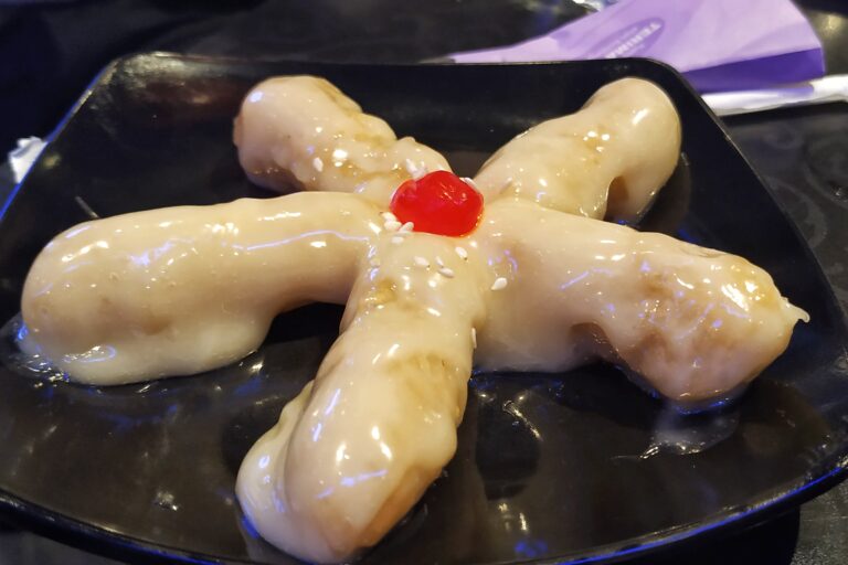 Leng Hong Kien Ala Resto Nelayan Medan